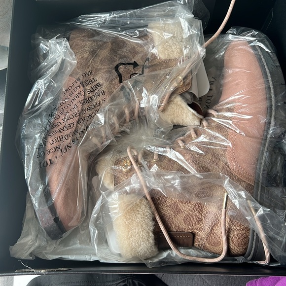 Lorimer Sig Bootie - Picture 2 of 7